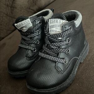 OshKosh B'gosh Textured Black Kids Boots